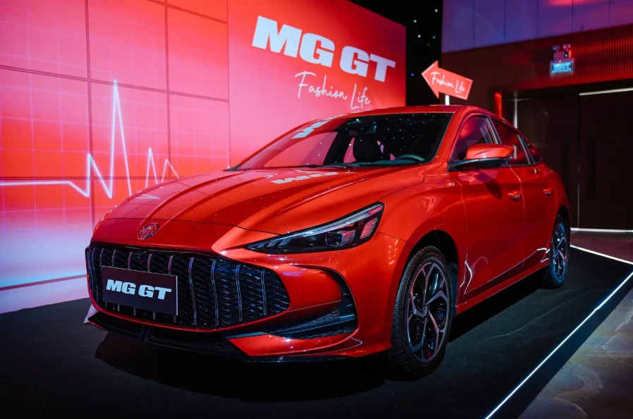 MG GT với thiết kế fastback và hai lựa chọn động cơ