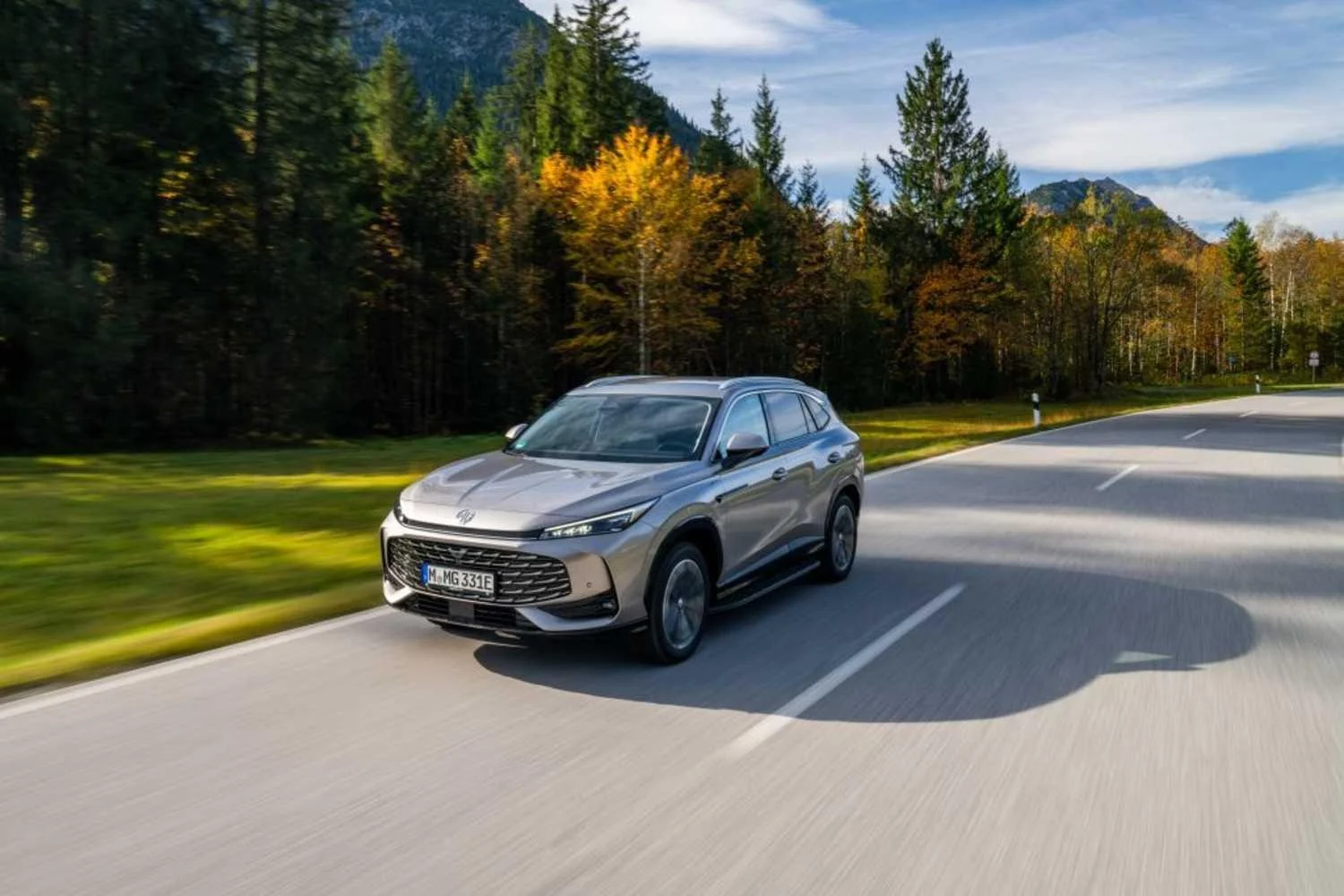 EV, HEV và PHEV: ba hướng điện hóa trong dải sản phẩm MG 3 PHEV: nhận điện từ bên ngoài và duy trì động cơ đốt trong